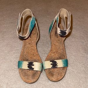 Women’s Lucky brand shoes size 7. Great condition!